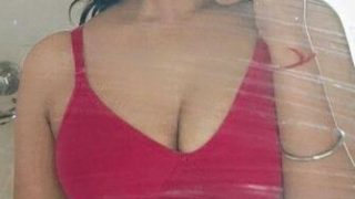 Naked Indian GF Boobs Show Leaked Nudes & Porn Video