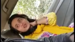 Desi girl sucking cock in the car boyfriend recorded